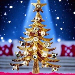 MYLU Vintage Christmas Tree Pin Goldtone AURORA BOREALIS RHINESTONE & PEARLS